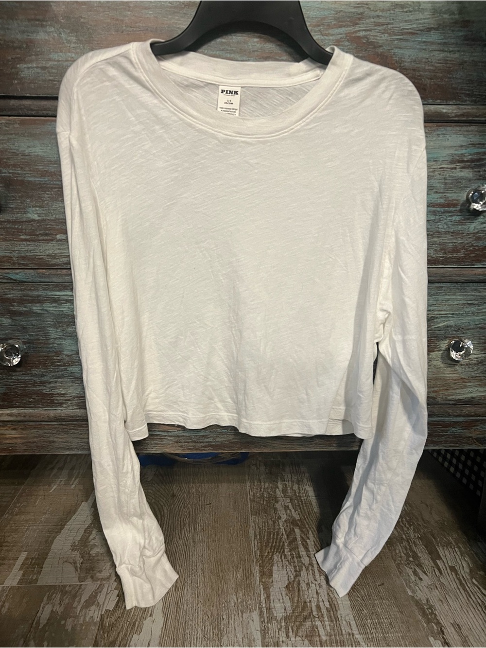 EUC! 💗PINK VS long Sleeve White Crop Crew Tee! Size LARGE!